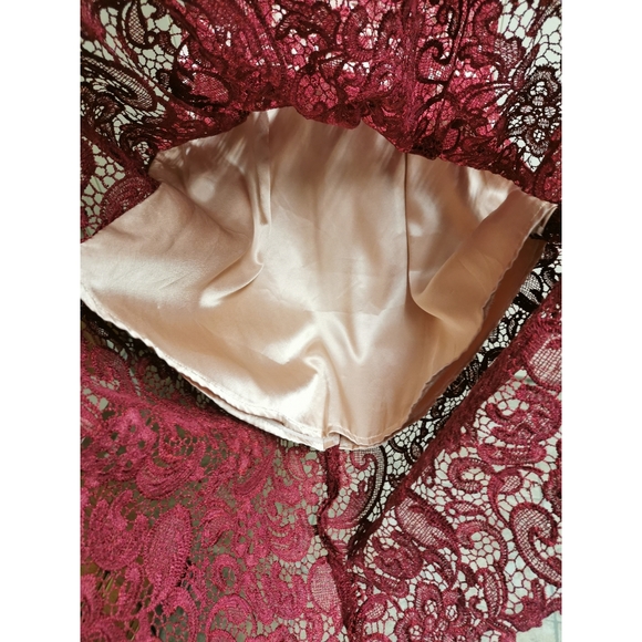 Wine red lace dress size 6-8 - Picture 4 of 7